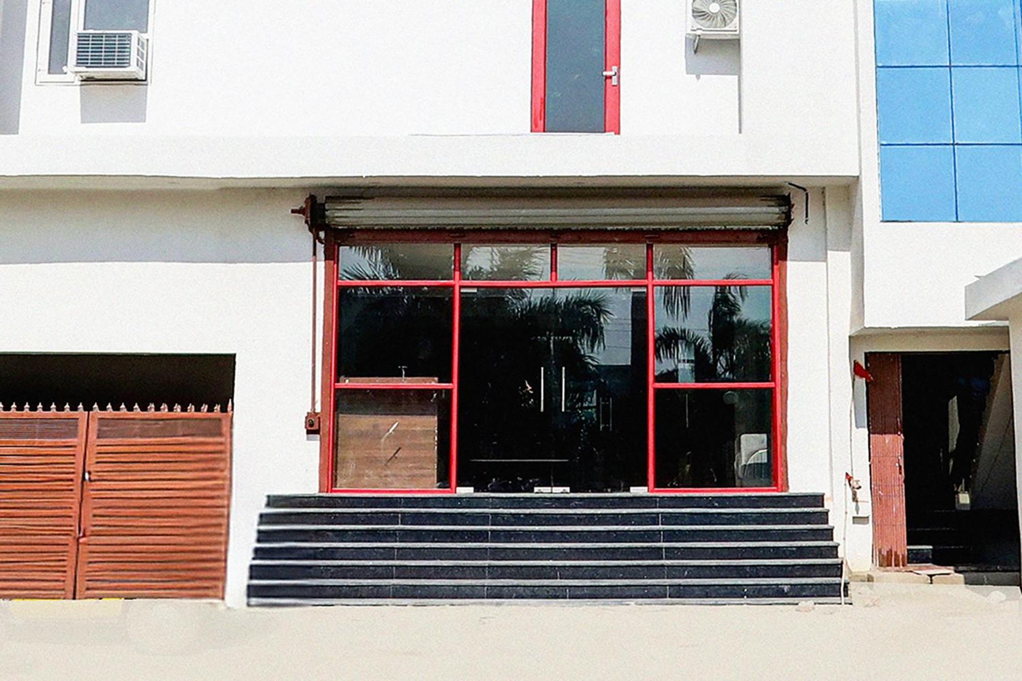 Super Townhouse Balua Road Pahadiya Hotel Varanasi Exterior photo
