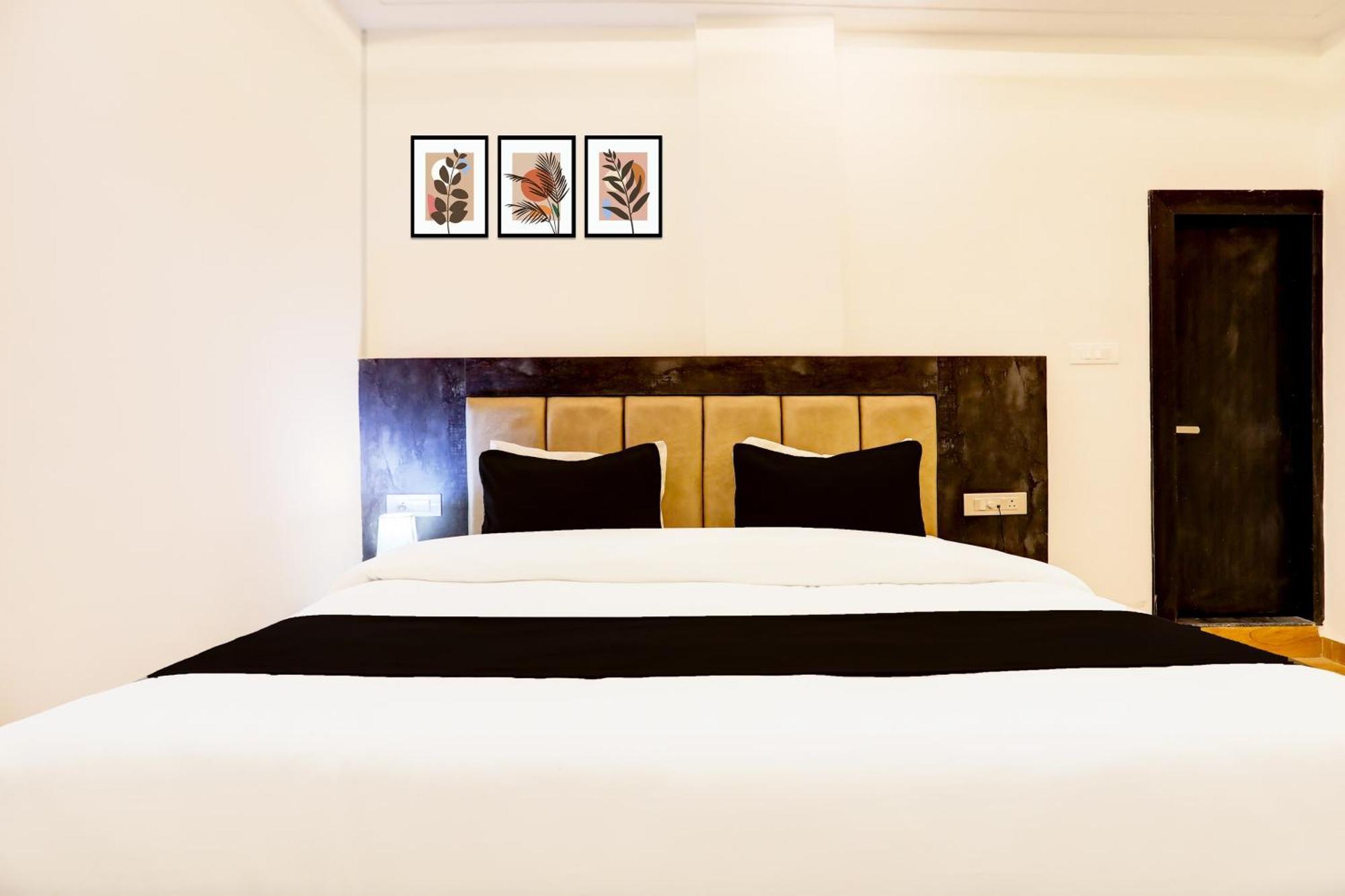 Super Townhouse Balua Road Pahadiya Hotel Varanasi Exterior photo